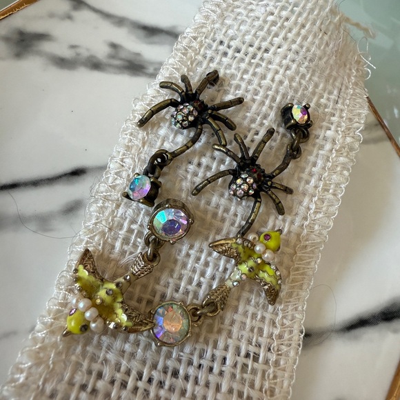 Betsey Johnson Earrings - Picture 2 of 3